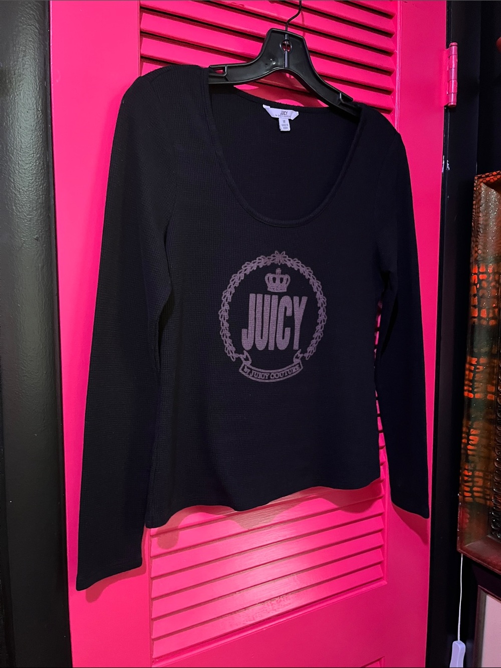 Juicy Couture Black Scoop Neck Long Sleeve Top with Crest Logo - Picture 5 of 10